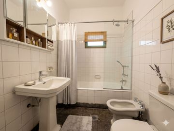 TERRENO VENTA GONZALEZ CATAN CON  CASA REFACCIONAR