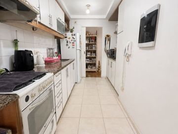 VENTA 3 AMBIENTES CON AMPLIO PATIO TERRAZA PROPIO