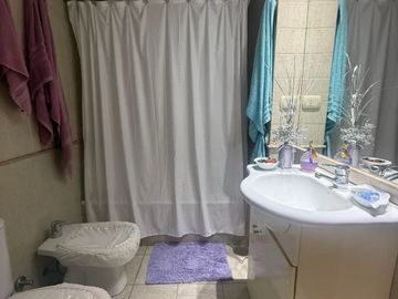 VENTA 3 AMBIENTES CON AMPLIO PATIO TERRAZA PROPIO