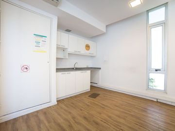 OFICINAS 450 m2 PLANTA LIBRE en OLIVO, 8 cocheras