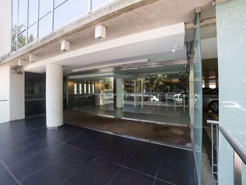 OFICINAS 450 m2 PLANTA LIBRE en OLIVO, 8 cocheras