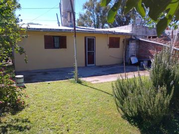 VENTA 2 CASAS SOBRE CAMINO FALDA DEL CARMEN