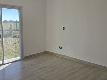 CASA A ESTRENAR 4 AMB. CON GALERIA - SAN SIMON