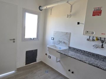CASA A ESTRENAR 4 AMB. CON GALERIA - SAN SIMON