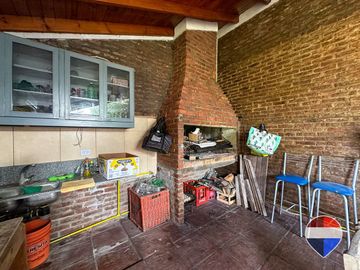 CASA EN VENTA 5 AMBIENTES EN EZEIZA