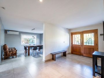 Venta Casa a la laguna en Barrio Santa Catalina