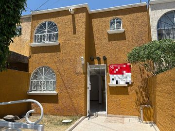 Casa sola en renta en Los Candiles, Corregidora, Querétaro