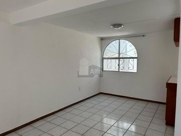 Casa sola en renta en Los Candiles, Corregidora, Querétaro