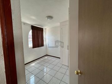 Casa sola en renta en Los Candiles, Corregidora, Querétaro