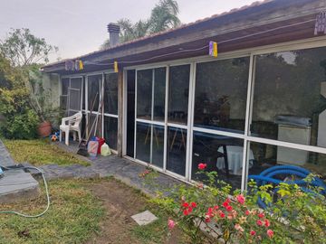 VENTA CASA TIPO CHALET, QUINCHO, PILETA Y GARAGE