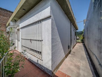 VENTA CASA 3 AMB C/ PILETA APTO CREDITO L HERMOSA
