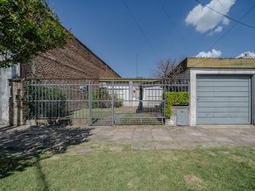 VENTA CASA 3 AMB C/ PILETA APTO CREDITO L HERMOSA