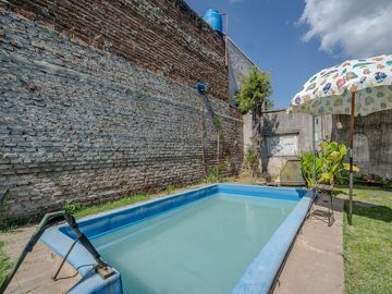 VENTA CASA 3 AMB C/ PILETA APTO CREDITO L HERMOSA