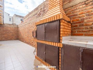 CASA EN VENTA 3 DORMITORIOS RECICLADA A NUEVA