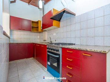 CASA EN VENTA 3 DORMITORIOS RECICLADA A NUEVA