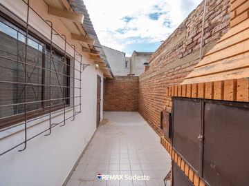 CASA EN VENTA 3 DORMITORIOS RECICLADA A NUEVA