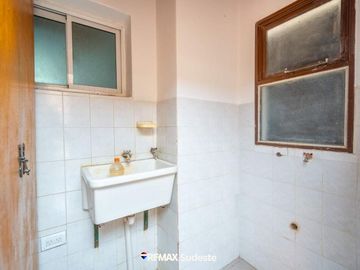 CASA EN VENTA 3 DORMITORIOS RECICLADA A NUEVA
