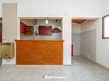 CASA EN VENTA 3 DORMITORIOS RECICLADA A NUEVA