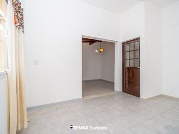 CASA EN VENTA 3 DORMITORIOS RECICLADA A NUEVA