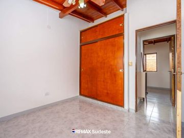 CASA EN VENTA 3 DORMITORIOS RECICLADA A NUEVA