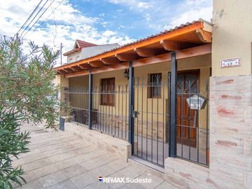 CASA EN VENTA 3 DORMITORIOS RECICLADA A NUEVA