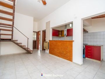 CASA EN VENTA 3 DORMITORIOS RECICLADA A NUEVA
