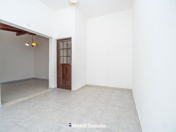 CASA EN VENTA 3 DORMITORIOS RECICLADA A NUEVA