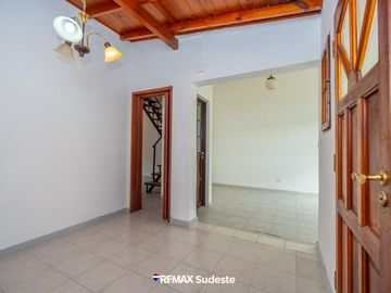 CASA EN VENTA 3 DORMITORIOS RECICLADA A NUEVA