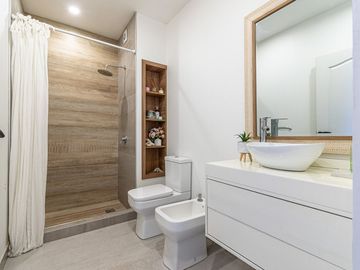 Venta Imponente Casa Barrio El Resguardo - C.Evita