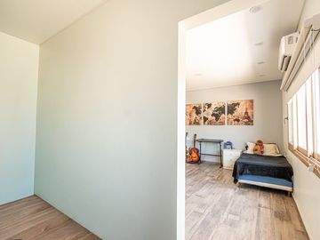 Venta Imponente Casa Barrio El Resguardo - C.Evita