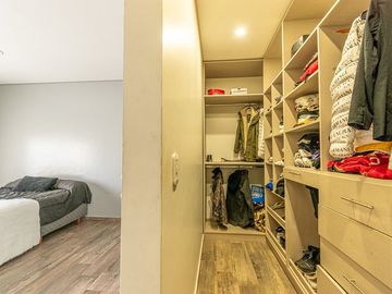 Venta Imponente Casa Barrio El Resguardo - C.Evita