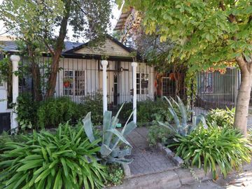 VENTA casa 5 amb con pileta en Altos de Podesta