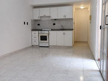 Alquiler Depto. 2 Ambientes Ciudadela con patio