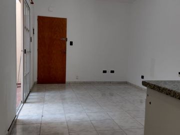 Alquiler Depto. 2 Ambientes Ciudadela con patio