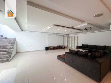 Casa en Venta en Villa Verona, Zapopan.