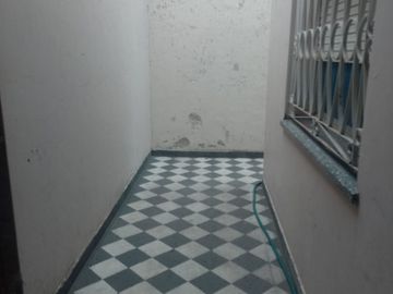 APTA CREDITO!VENTA DE CASA 3 AMBIENTES CON LOCAL..