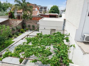 APTA CREDITO!VENTA DE CASA 3 AMBIENTES CON LOCAL..
