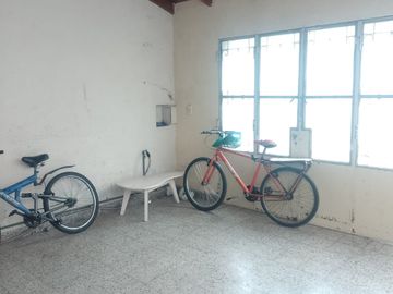 APTA CREDITO!VENTA DE CASA 3 AMBIENTES CON LOCAL..