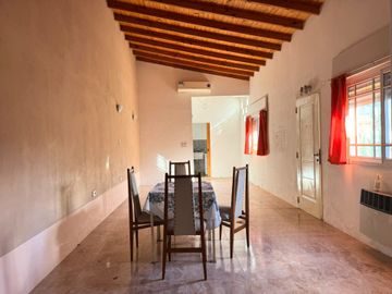 CASA EN VENTA 4 AMBIENTES EN LONGCHAMPS