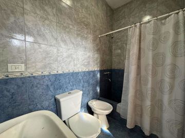 CASA EN VENTA 4 AMBIENTES EN LONGCHAMPS