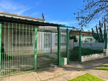 CASA EN VENTA 4 AMBIENTES EN LONGCHAMPS