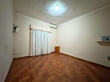 CASA EN VENTA 4 AMBIENTES EN LONGCHAMPS