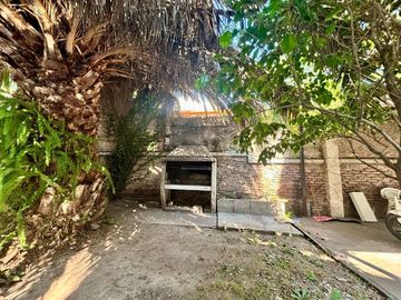 CASA 3 AMB S/LOTE DE 226 M2 LANÚS PERMUTA