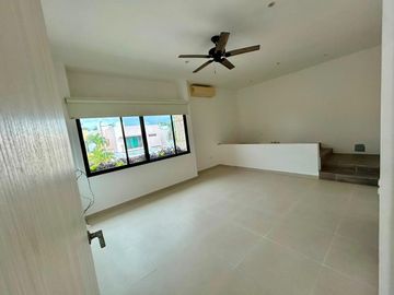 Residencial Cumbres Casa en Renta/Venta
