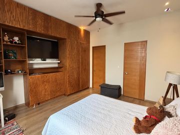 VENTA Casa de 450 m2 en LA TOSCANA RESIDENCIAL - Zona CARRETERA NACIONAL en Monterrey, Nuevo León.