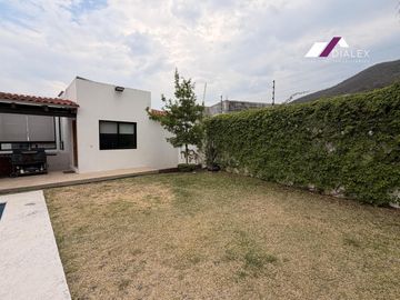 VENTA Casa de 450 m2 en LA TOSCANA RESIDENCIAL - Zona CARRETERA NACIONAL en Monterrey, Nuevo León.
