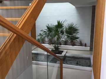 VENTA Casa de 450 m2 en LA TOSCANA RESIDENCIAL - Zona CARRETERA NACIONAL en Monterrey, Nuevo León.