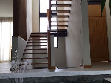 VENTA Casa de 450 m2 en LA TOSCANA RESIDENCIAL - Zona CARRETERA NACIONAL en Monterrey, Nuevo León.