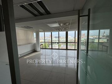 Exclusiva planta completa en pleno centro