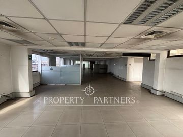 Exclusiva planta completa en pleno centro